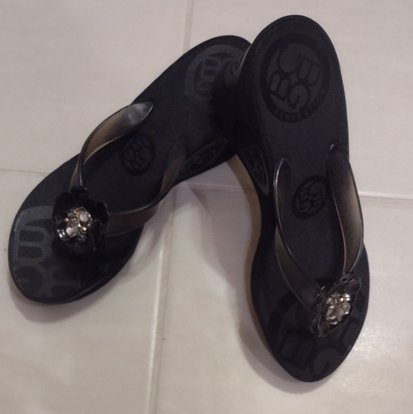 Womens BCBGeneration Black Wedge Heel Sandales - Picture 3 of 4